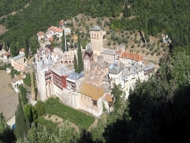 Монастырь Хиландар Хиландар,  расположенный   на  северной  стороне  горы  Афон,  является духовным  центром  сербского  народа   и  предметом  его   гордости  в течение  девяти веков.